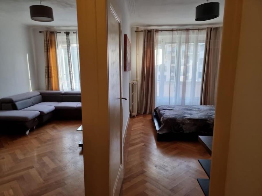 Joli Aux Eaux Vives Apartamento Genebra